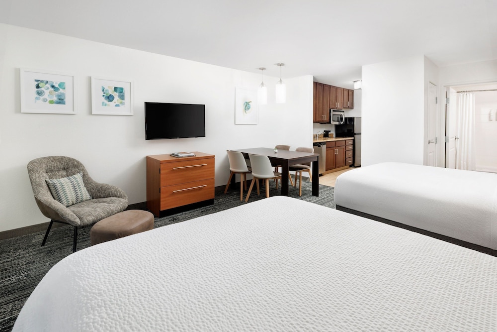 Studio, 2 Queen Beds (Mobility/Hearing Access, Transf Shwr)