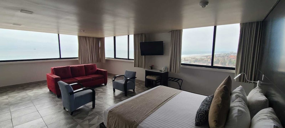 Premium Room, 1 King Bed, Ocean View photo 1