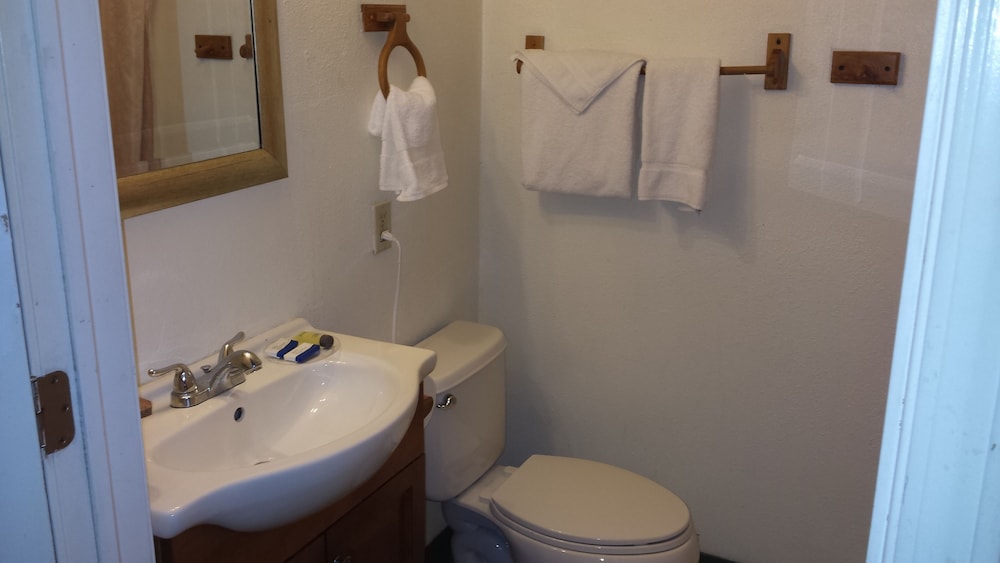Double Room, 2 Queen Beds photo 3