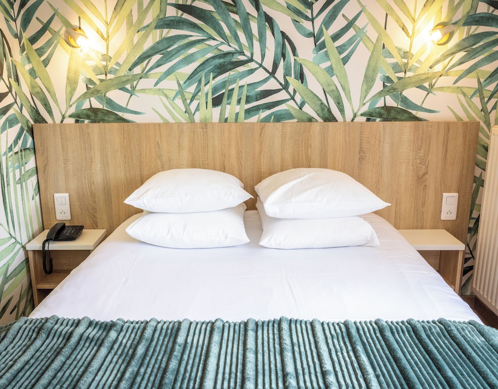 Double or Twin Room, City View photo 1