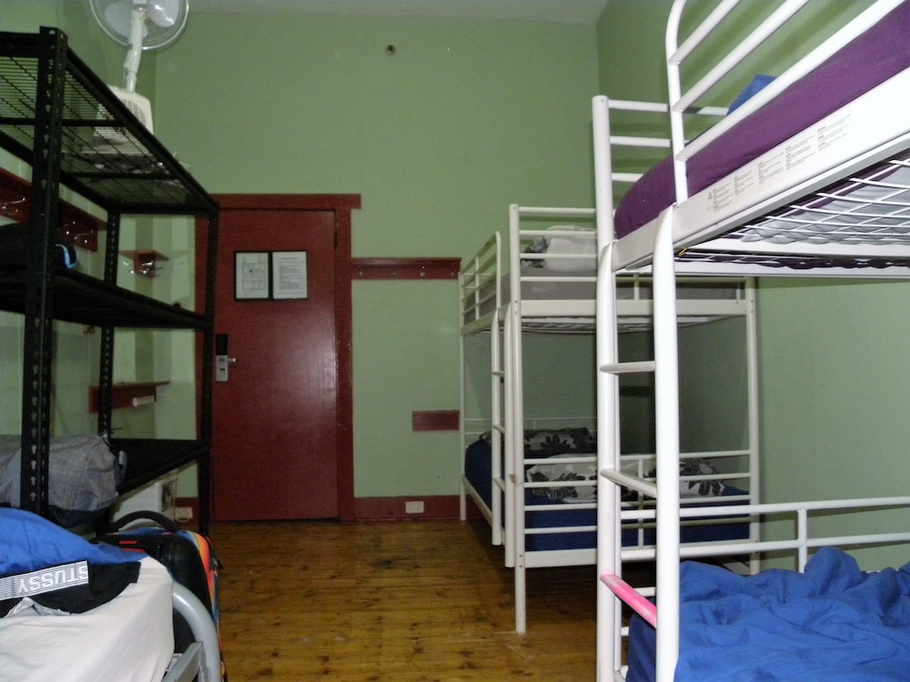 4 Bed Dormitory - Female photo 1