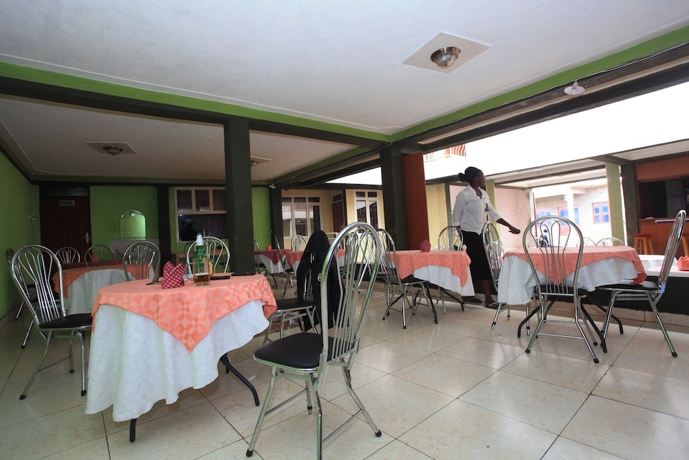 Twin Room - Photo 7