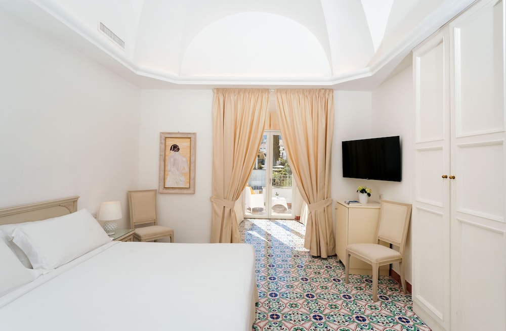 Family Room, Terrace