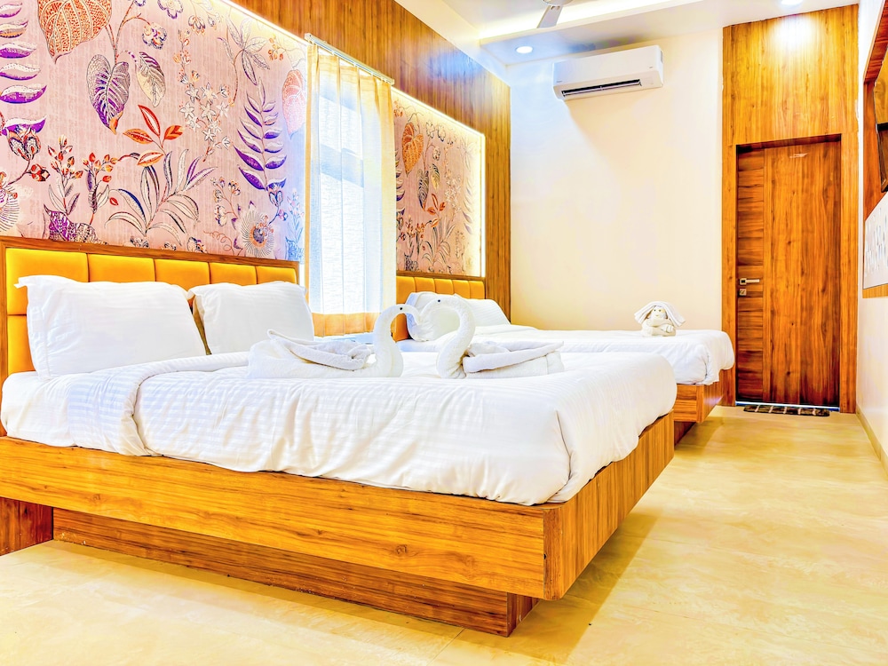 Quadruple Room, City View