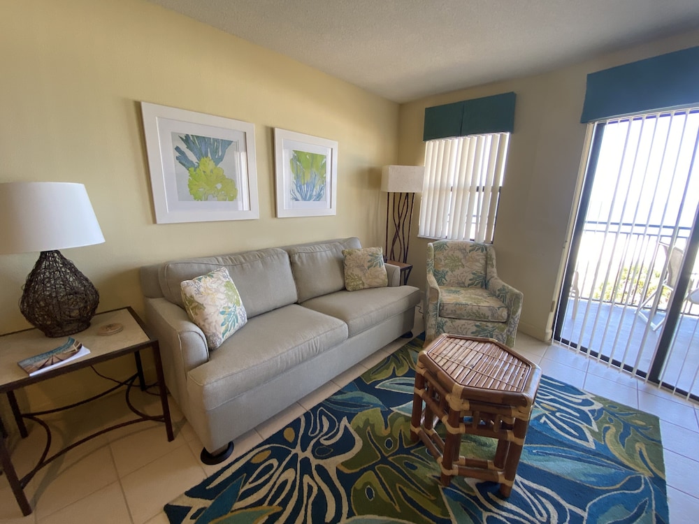 Gulf Front Condo 402 photo 1