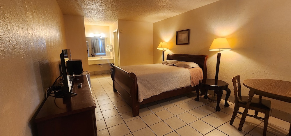 Room, 1 King Bed, Non Smoking photo 1