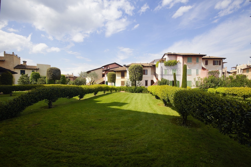 Standard Apartment, 1 Bedroom, Garden View, Ground Floor photo 1