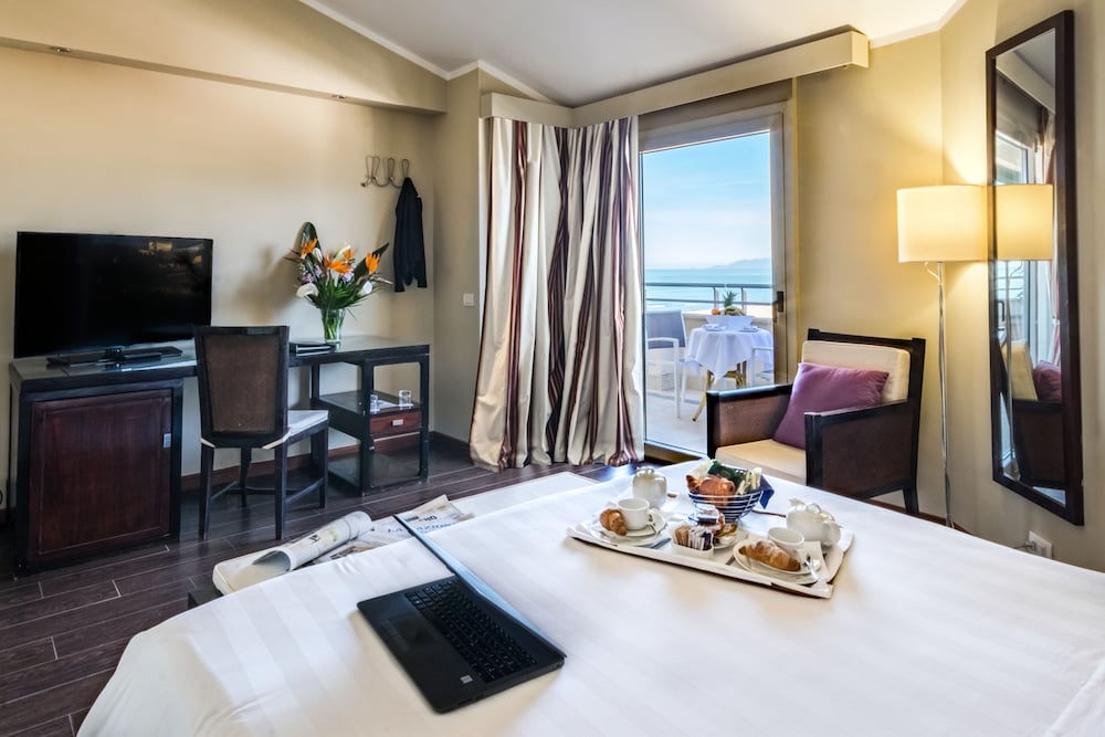 Panoramic Room, Partial Sea View - Photo 1