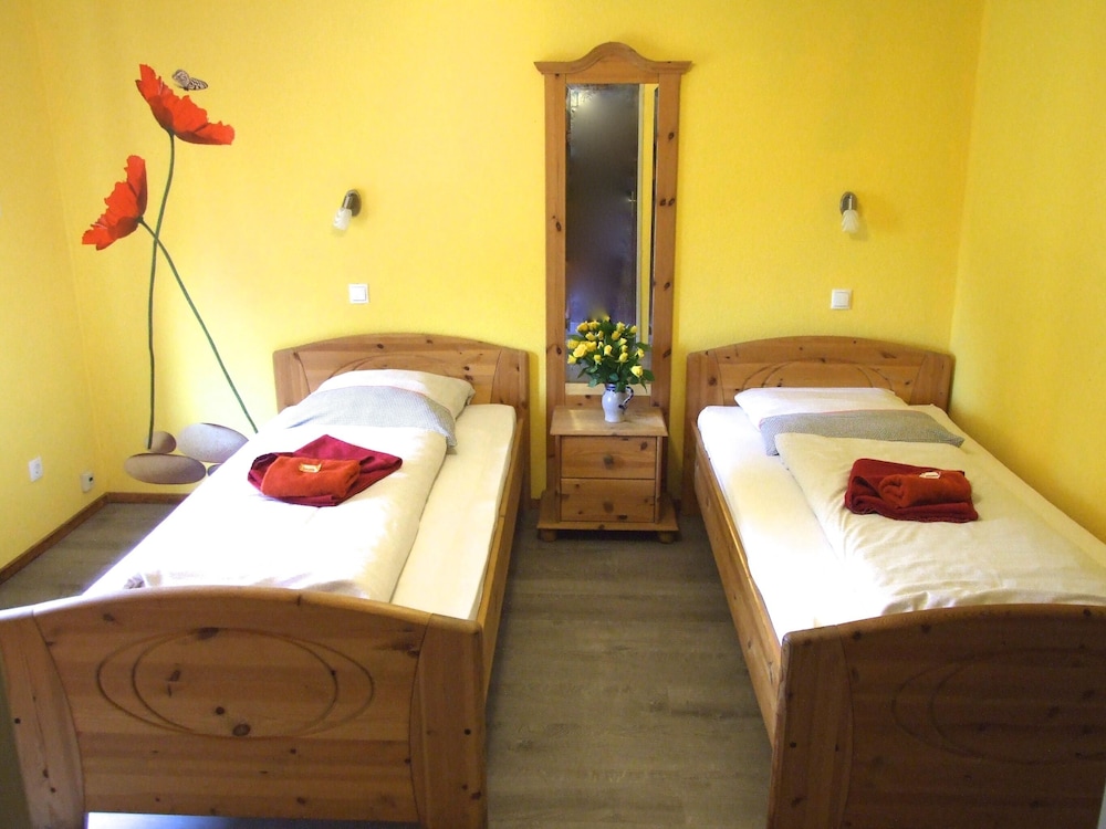 Economy Double Room, Private Bathroom - Photo 1