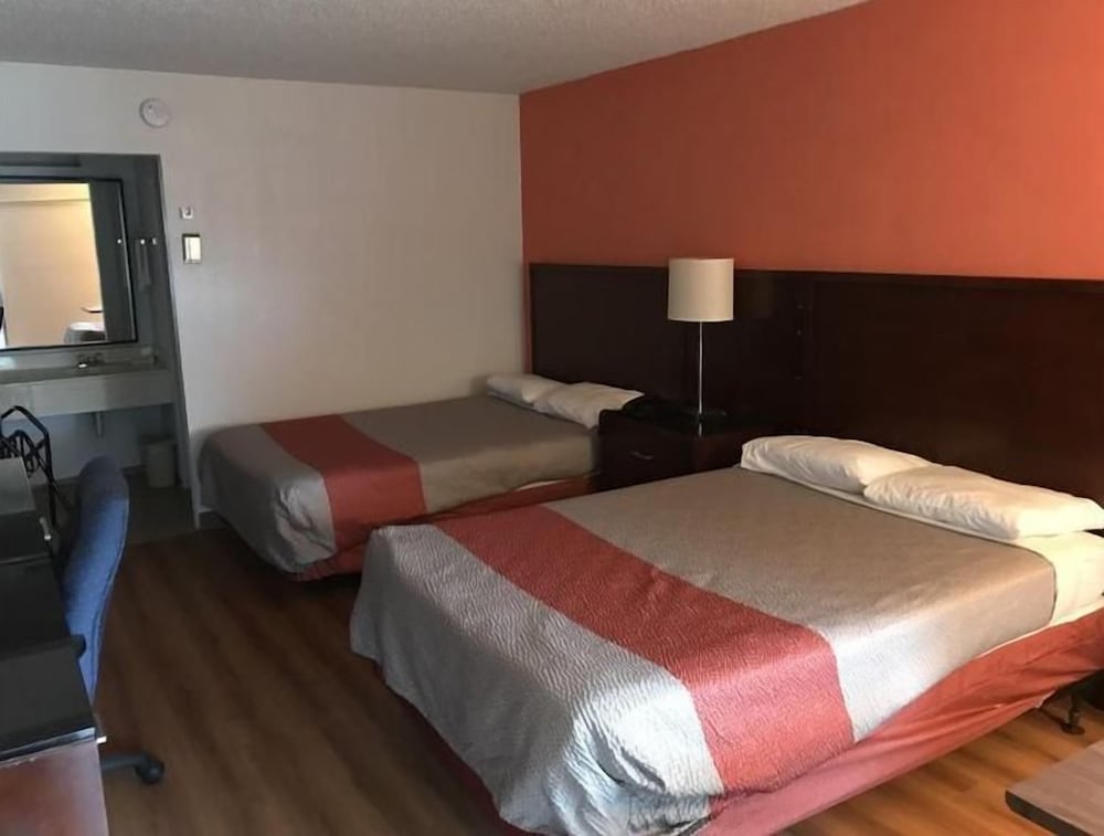 Standard Room, 2 Double Beds, Non Smoking photo 2