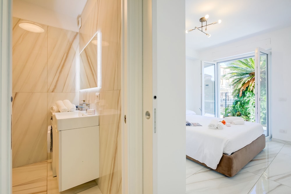 Standard Apartment, Multiple Bedrooms (Beachy Vibes- 900m from the beach) photo 1