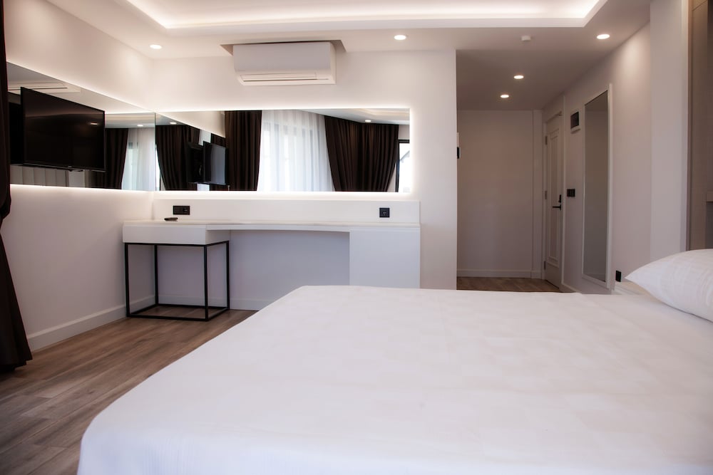 Comfort Triple Room With Balcony photo 1