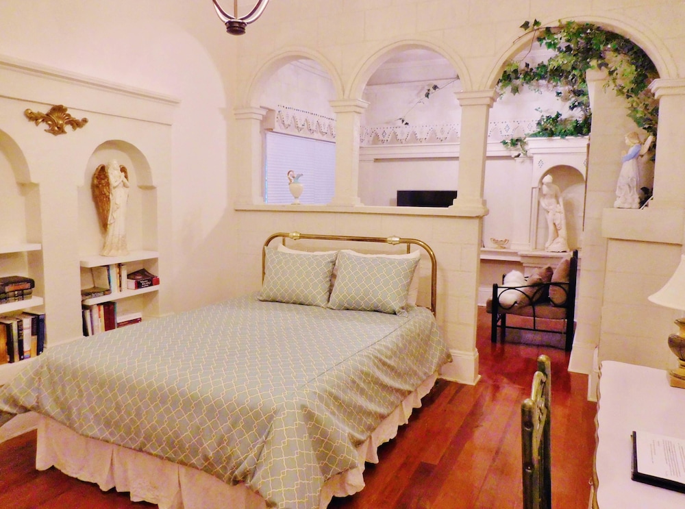 Romantic Garden Room