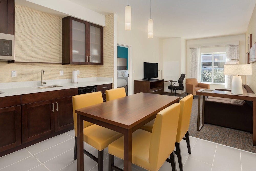Suite, 1 Bedroom photo 2