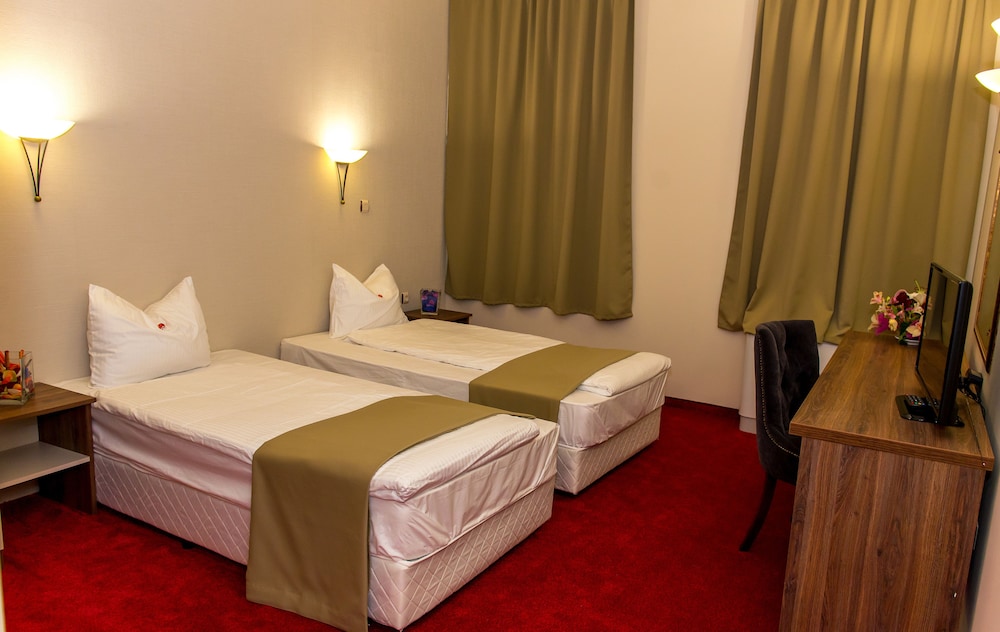 Standard Double Room, 2 Twin Beds, City View photo 2