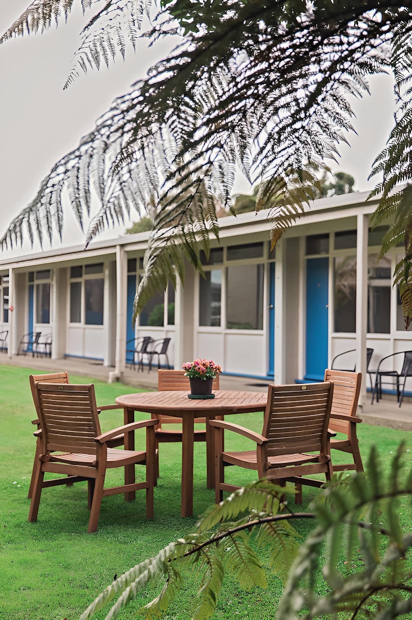 Standard Studio, 1 King Bed, Courtyard Area photo 2