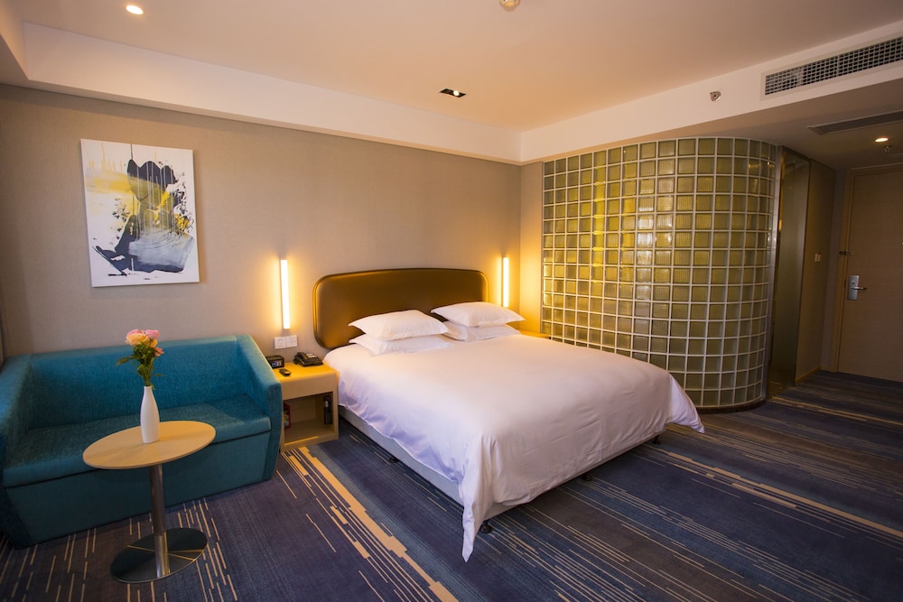Standard Room, 1 King Bed