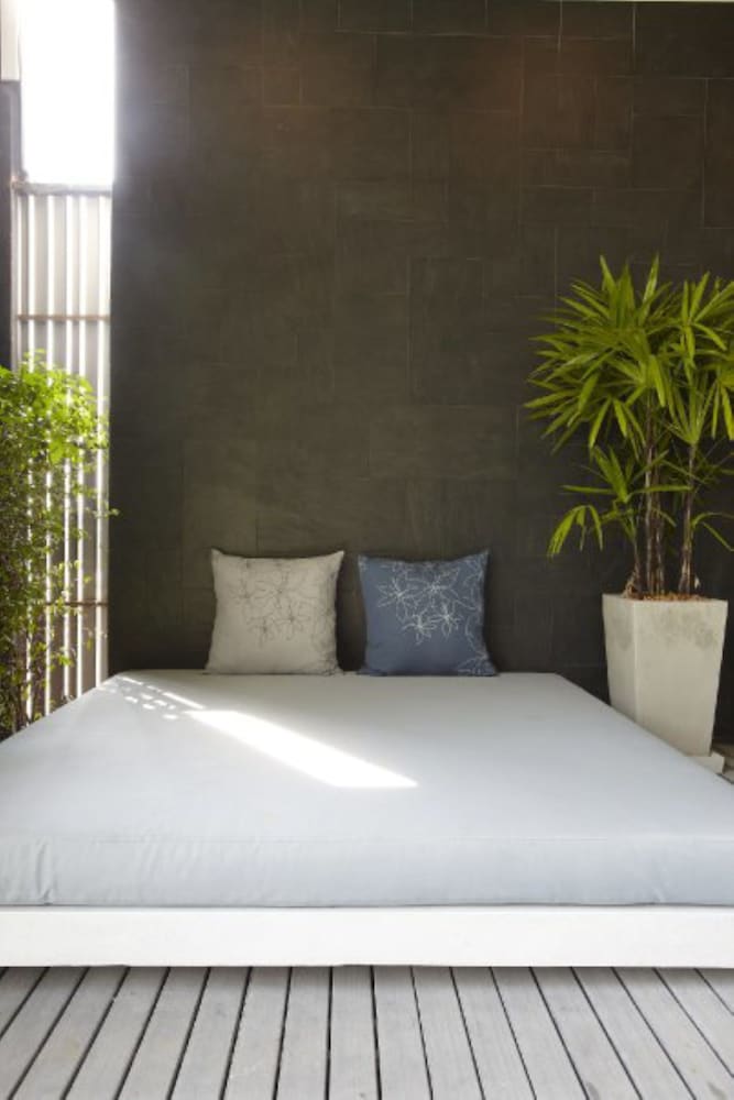 Sky jacuzzi beach front villa - Photo 3