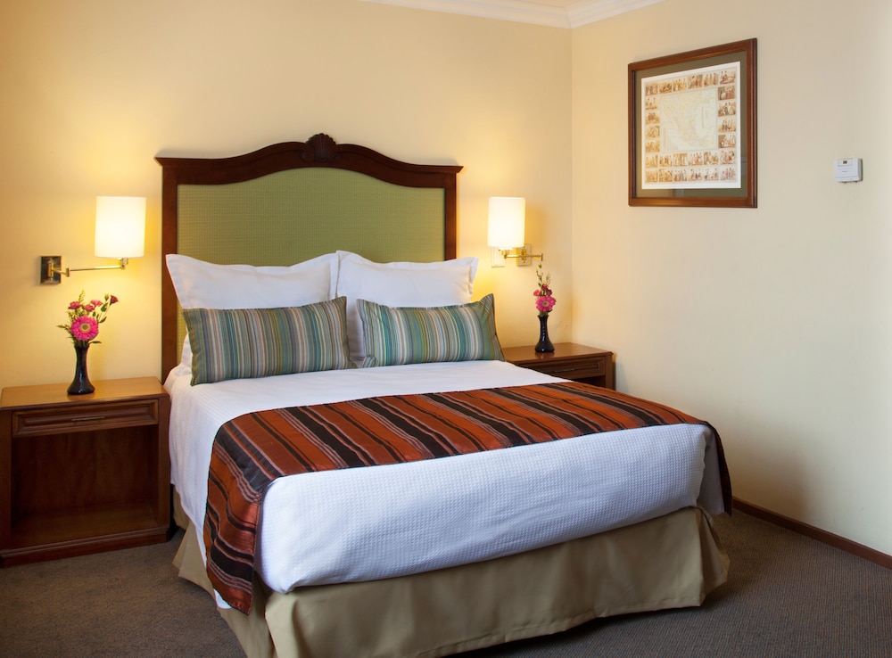 Standard Room, 1 Queen Bed photo 1