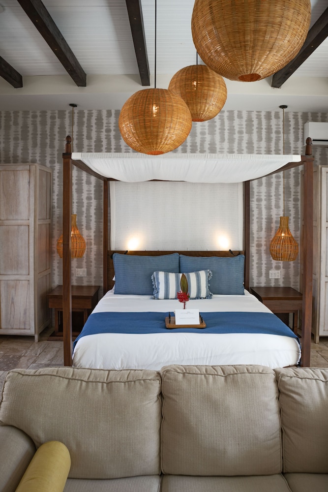 Deluxe Suites photo 3