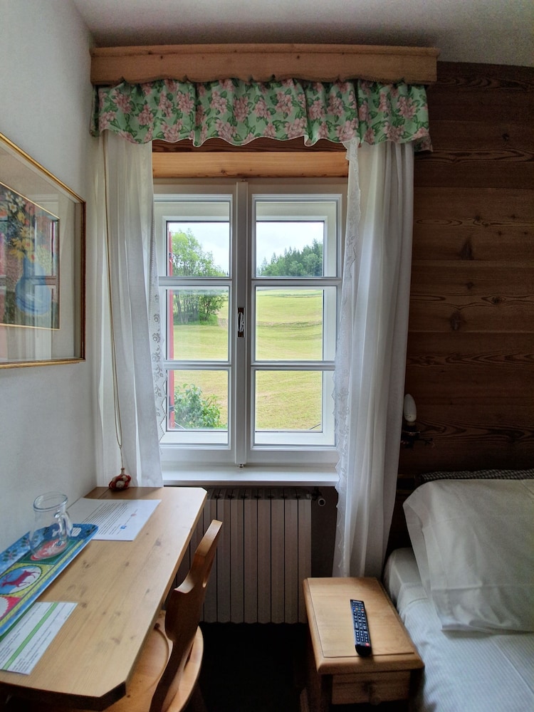 Economy Double Room, Mountain View photo 3