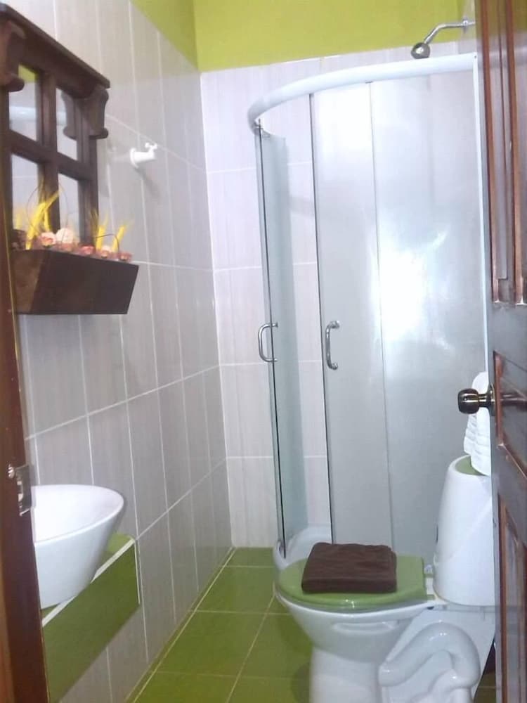 Standard Triple Room (Air Conditioner) photo 1