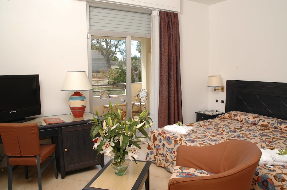 Family Room - Photo 7