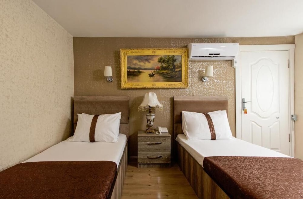 Basic Double or Twin Room photo 2