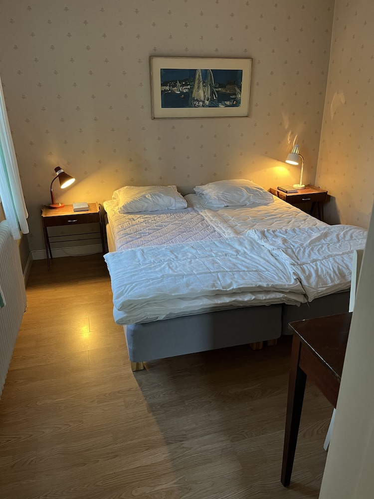 Economy Double Room, Shared Bathroom (No pets allowed) photo 3