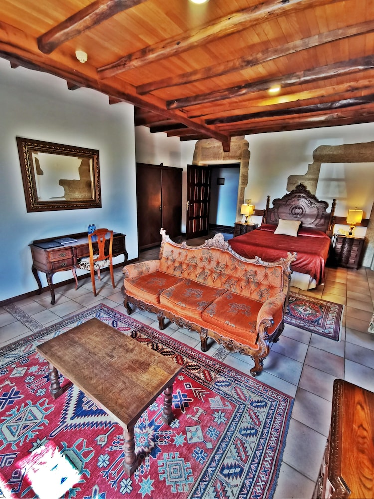 Noble Suite photo 3