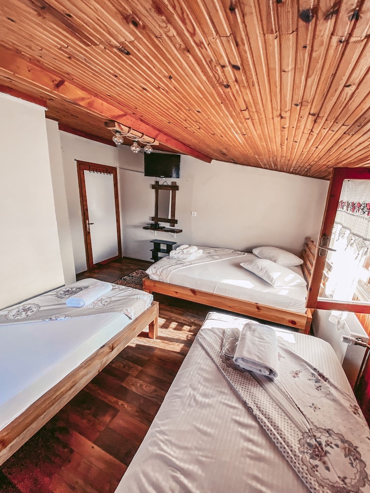 Standard Quadruple Room photo 2