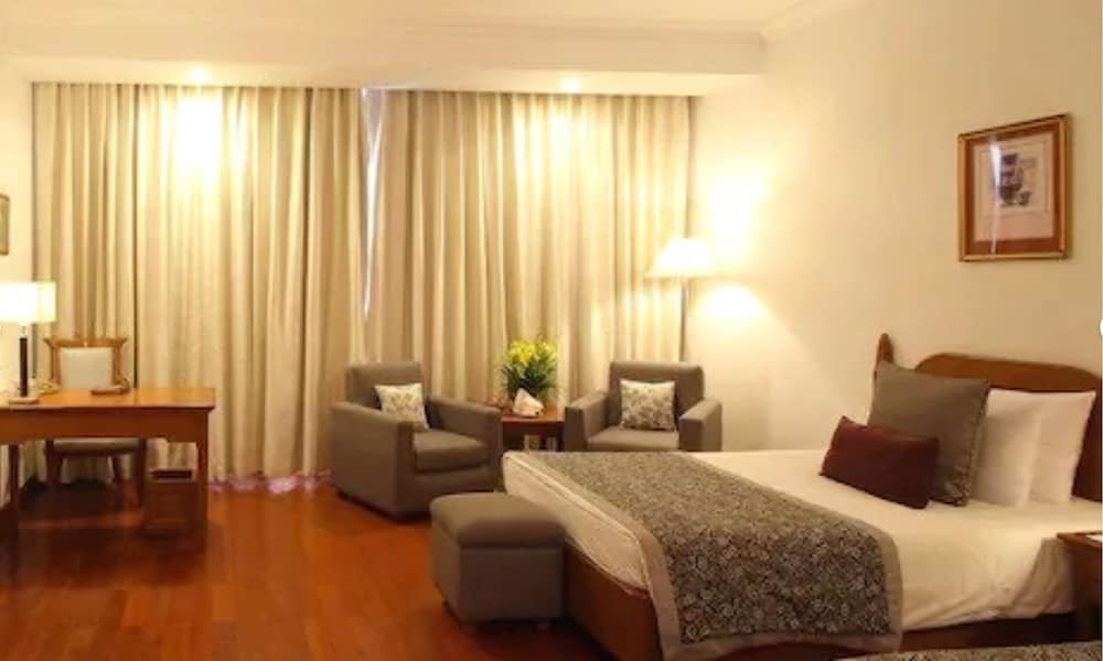 Deluxe Room(Residency Tower) - Photo 1