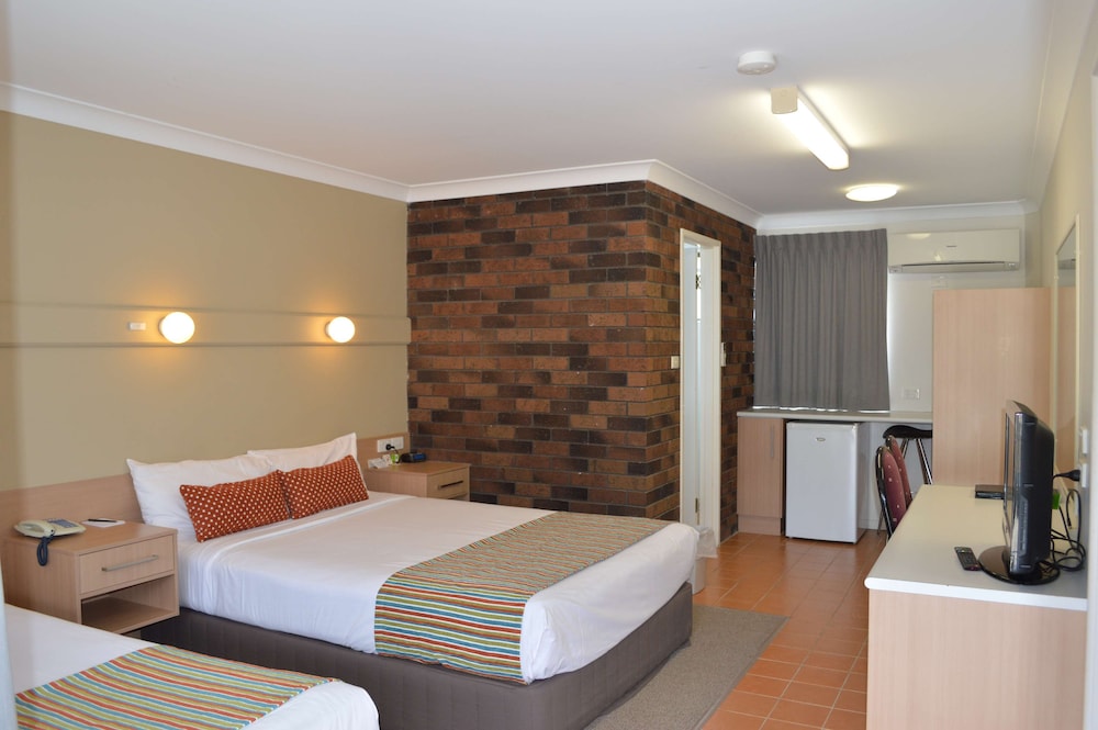 Suite, Multiple Beds, Non Smoking - Photo 1