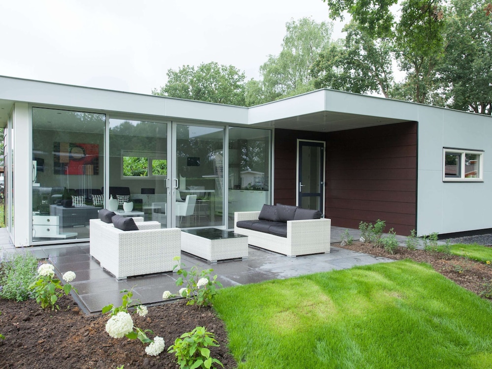 Bungalow photo 1