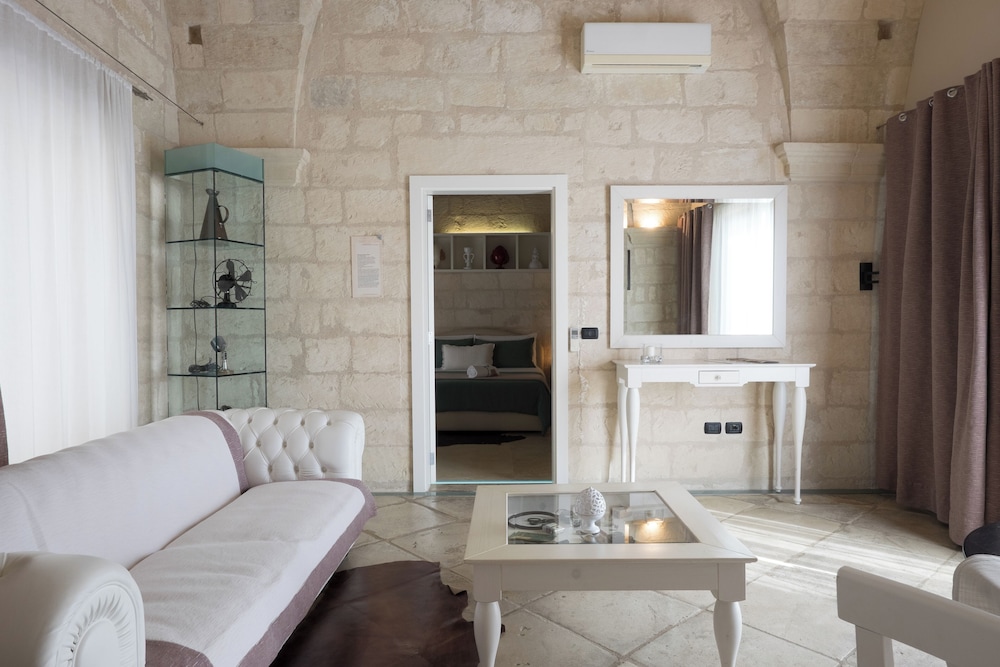 Superior Suite - Photo 2