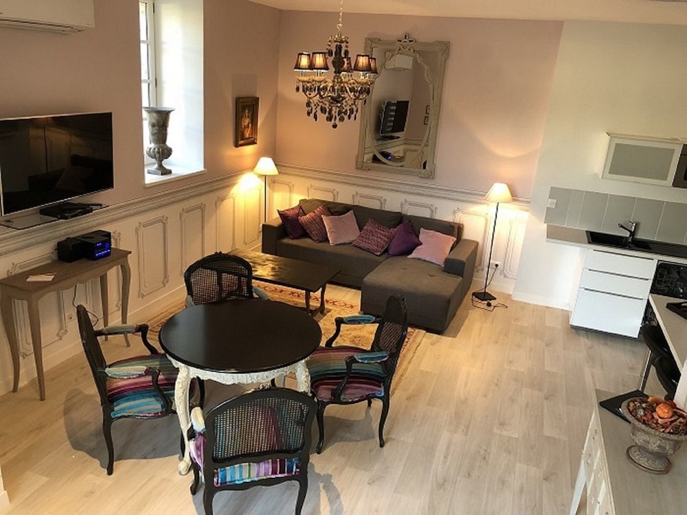 Luxury Cottage, 2 Bedrooms, Courtyard View, Garden Area