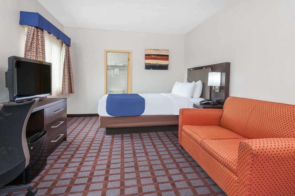 Room, 1 Double Bed, Non Smoking - Photo 1