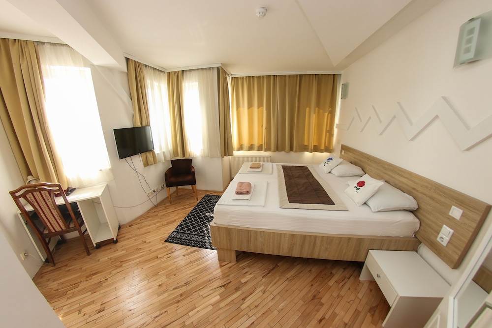 Basic Double Room photo 1
