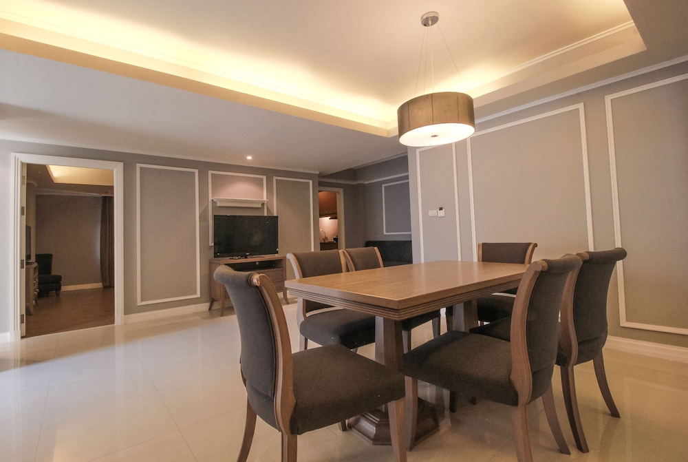 Family Room, 2 Bedrooms photo 2