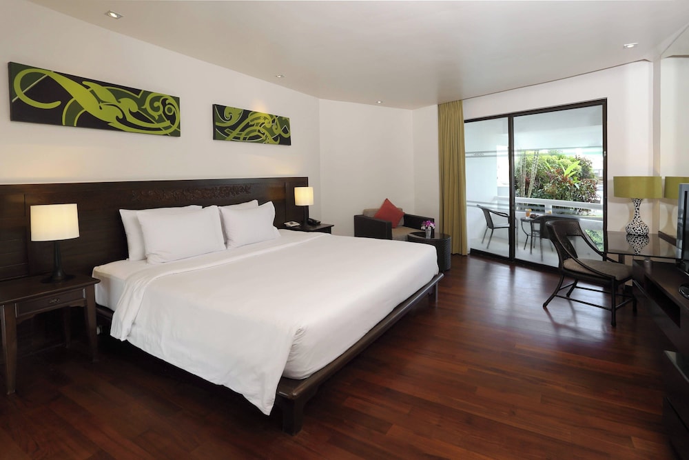 Room, 1 King Bed - Photo 9
