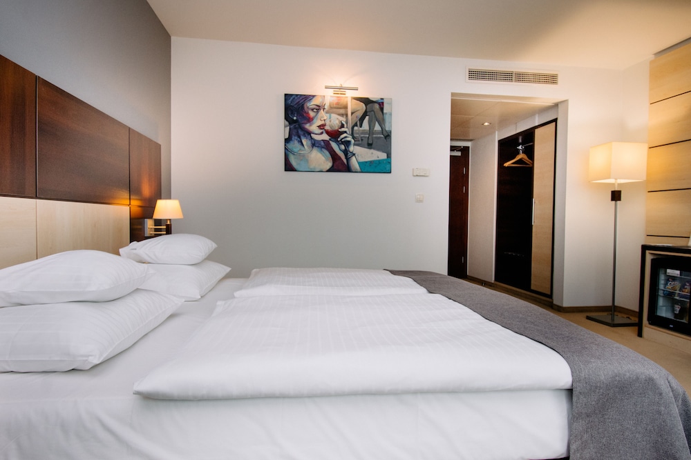 Standard Double Room - Photo 1