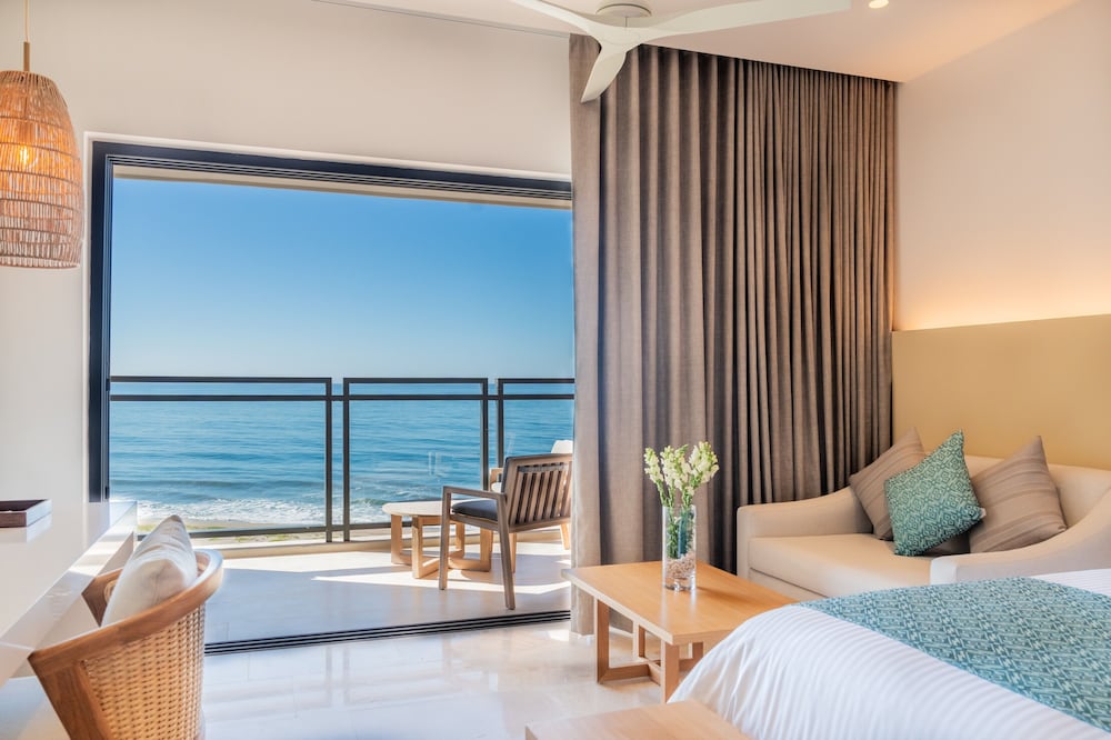 Deluxe Suite Ocean View King - Photo 5