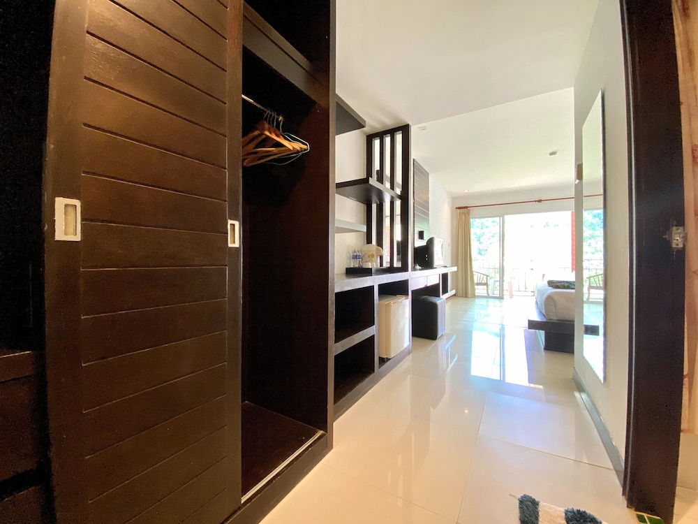 Deluxe Double Room - Photo 14