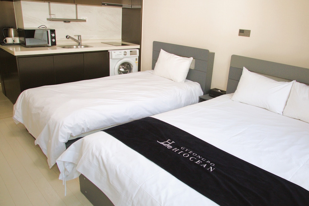 Superior Family Twin Room (No View) - Photo 5