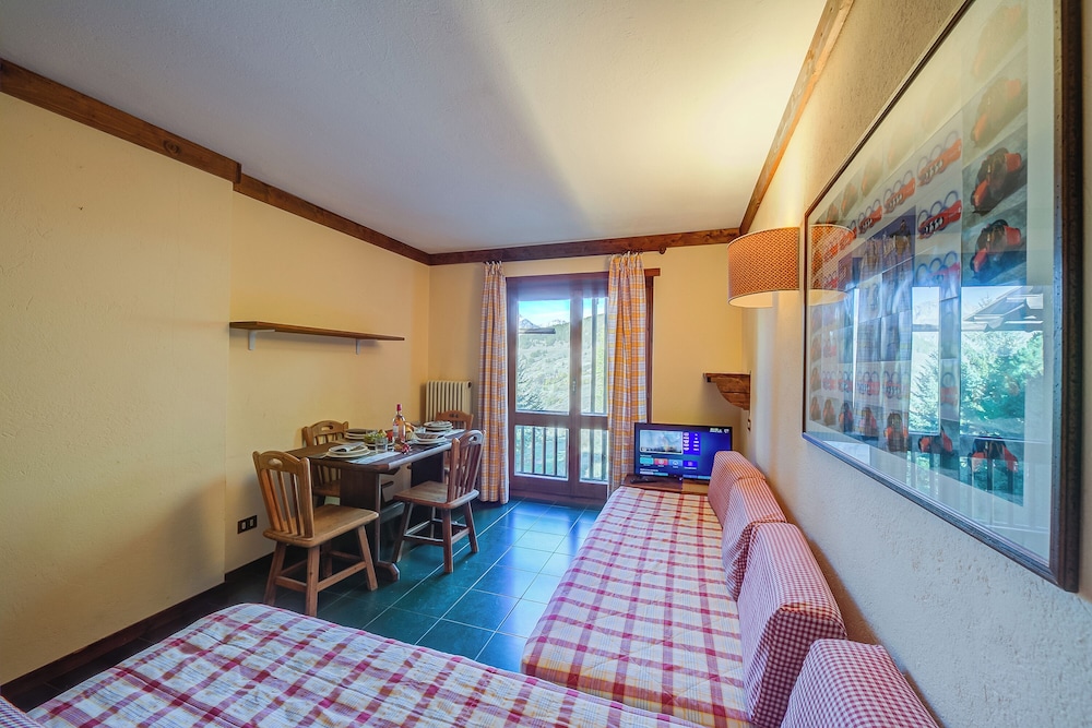 Family Studio, Mountainside (Grange Hike & Ski - 3c Sestriere) photo 3