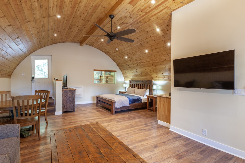 King Cabin 4 Guest