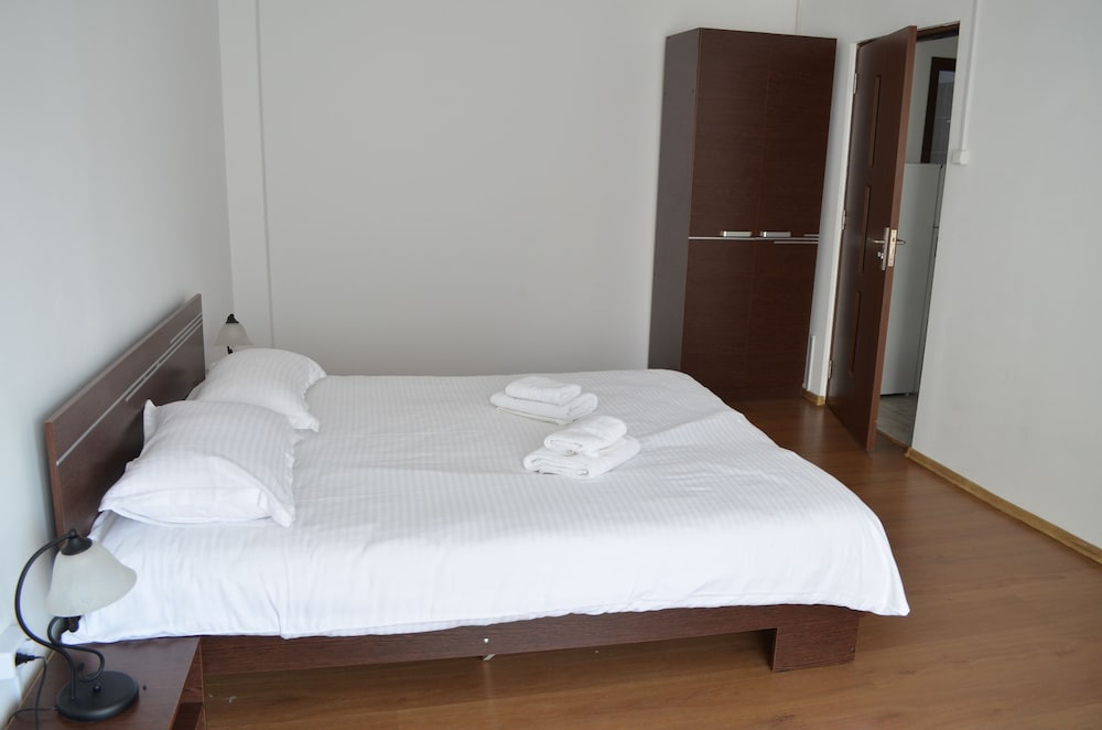 City Apartment, 1 Bedroom - Photo 3