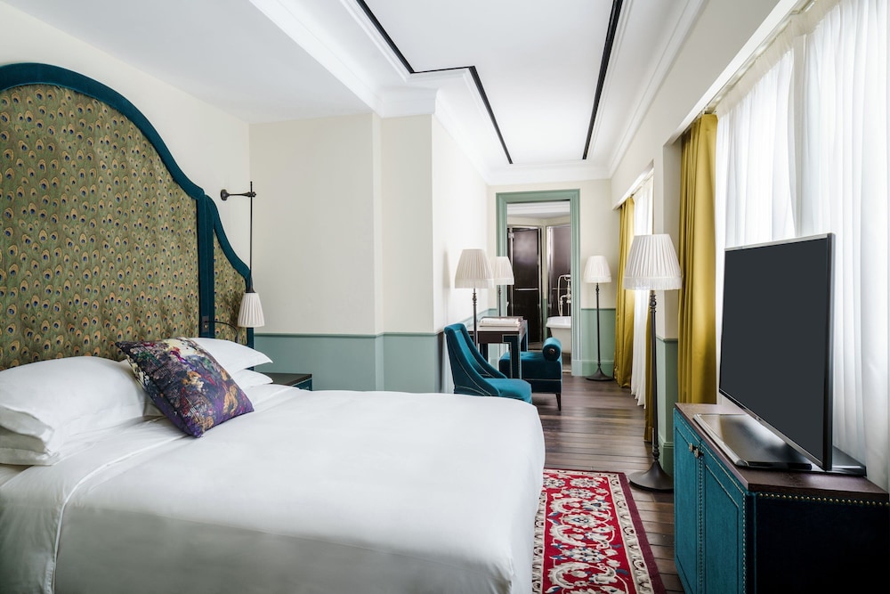 Suite, 1 Bedroom, Bathtub photo 2