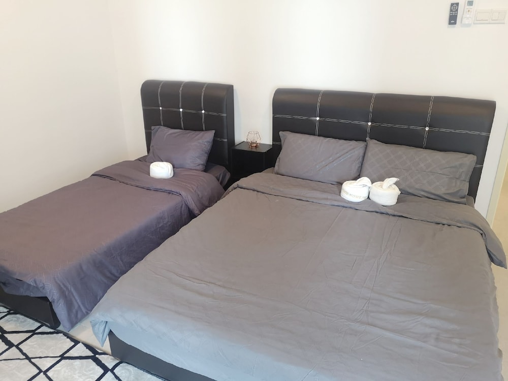 3 Bedroom Apartment (Unit 5) photo 1