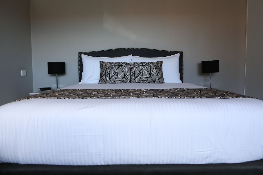 Executive Suite, 1 Bedroom, Kitchenette photo 3